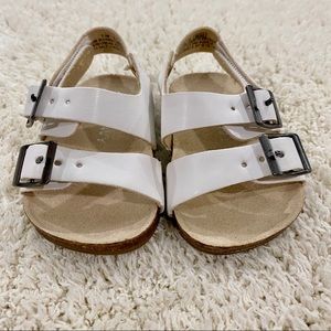 Old Navy White Buckle Sandal sz 0-3 months
